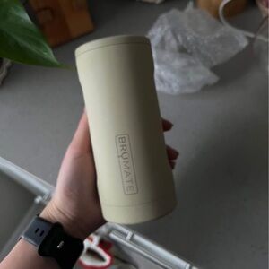 Brumate Hopsulator Slim 12 oz Sand/Beige